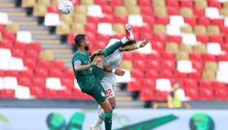 إصابة سلمان الفرج قائد المنتخب السعودي