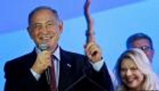 نتنياهو في انتظار هدية أمريكية.. نعمة التجديد النصفي