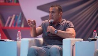 أحمد السقا في معرض الشارقة للكتاب