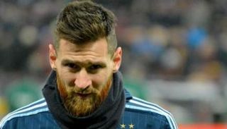 ليونيل ميسي قائد منتخب الأرجنتين