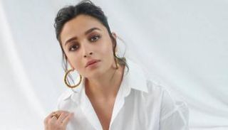 الممثلة الهندية عليا بهات