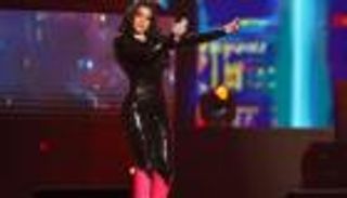 "مش ناقص غير تطلعولي أنياب".. هيفاء وهبي تعلق على "إطلالة موسم الرياض"