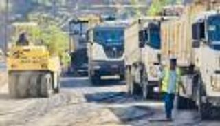 تعبيد الطرق.. "شرايين" اليمن تعود للحياة رغم حرب الحوثي "صور"