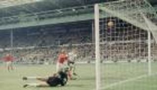 قصة مونديال 1966.. النسخة الأكثر جدلا تعيد كرة القدم إلى المنزل