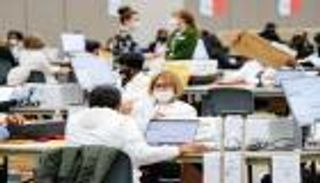 بدء إغلاق مراكز الاقتراع بانتخابات التجديد النصفي للكونغرس