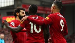 محمد صلاح وساديو ماني وروبرتو فيرمينو ثلاثي هجوم ليفربول في 2018