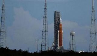 صاروخ وكبسولة 