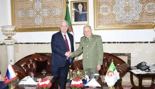 الفريق أول السعيد شنقريحة مع الجنرال شوغاييف ديمتري إيفغينيفيتش 