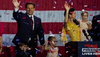 رون ديسانتيس وزوجته وأطفالهم