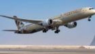 منع مسارات التكاثف.. تقنية "الاتحاد للطيران" لرحلات صفرية الانبعاثات