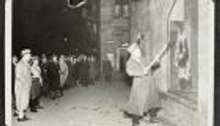 لقطات جديدة تظهر رعب "ليلة البلور" النازية (صور)