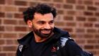 بحضور استثنائي.. محمد صلاح يخطف الأنظار مع نجل الأسطورة (صورة)