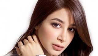 الفنانة أسيل عمران
