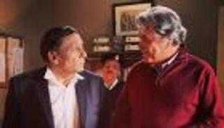 "زي القط والفار".. حسين فهمي يكشف تفاصيل علاقته بعادل إمام