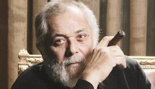 محمود عبد العزيز في فيلم "إبراهيم الأبيض"