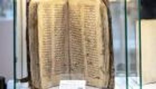 الإنجيل العربي.. مخطوطة بـ135 ألف استرليني في معرض الشارقة للكتاب