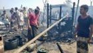 حريق مأساوي.. تسرب غاز يشرد مئات الأسر النازحة في اليمن (صور)