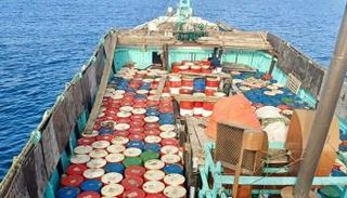 صورة من الأعلى للسفينة الإيرانية المحملة بالمخدرات