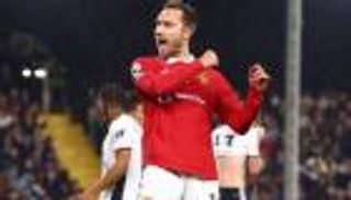 بعد 27 عاما.. إريكسن يكرر إنجاز "الحارس الهداف" مع مانشستر يونايتد (فيديو)