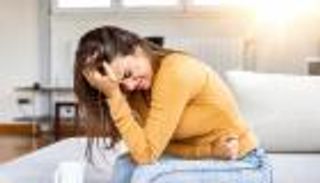 أسباب وأعراض قرحة المعدة.. تحذير من تناول المسكنات