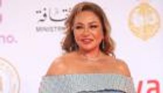 ليلى علوي بإطلالة تركوازية مختلفة بمهرجان القاهرة السينمائي