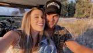 في حفل صغير.. بطل توايلايت يعقد قرانه على حبيبته (صور)