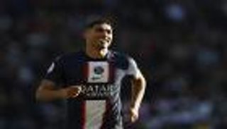 بهدف نادر.. "المهاجم" حكيمي يخطف الأضواء قبل كأس العالم 2022 (فيديو)