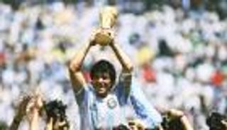 قصة مونديال 1986.. مارادونا يحكم العالم بيد وقدمين