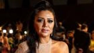 رانيا يوسف تغيب عن افتتاح مهرجان القاهرة السينمائي.. هل الـ"دريس كود" السبب؟