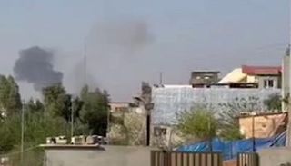 دخان يتصاعد جراء القصف