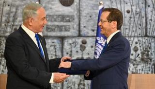 نتنياهو يتسلم كتاب التكليف من هرتسوغ