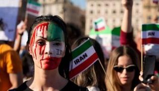 احتجاجات مناهضة للعنف الإيراني ضد النساء - أرشيفية