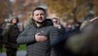 "حطام مدينة".. زيلينسكي يتهم روسيا بتعمد تدمير خيرسون