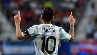 ليونيل ميسي قائد منتخب الأرجنتين