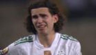 "مجموعة من المجانين".. نجم الجزائر يكشف سبب عدم التأهل لكأس العالم