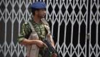 "زنازين الموت".. قصص مأساوية من تعذيب الحوثي للمعتقلين