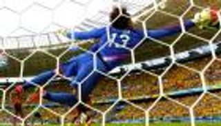 حارس بـ6 أصابع في ليالي كأس العالم