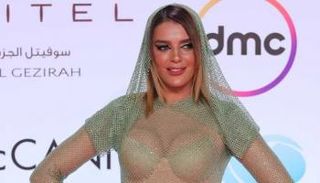 الفنانة هبة السيسي في افتتاح مهرجان القاهرة السينمائي