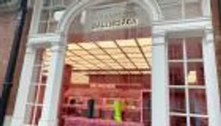 عدوى الهجرة من "تويتر" تمتد لشركات الأزياء والموضة