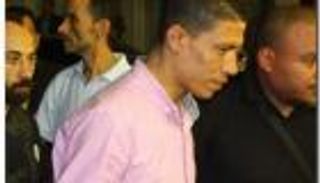 القصة الكاملة لعامل النظافة المصري.. من محل الكشري إلى السجن