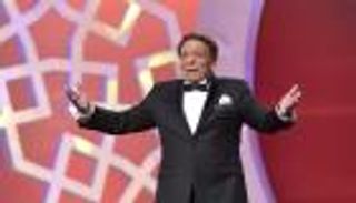 "عادل إمام يظهر" في مهرجان القاهرة السينمائي 2022