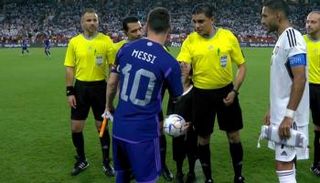 صورة إبراهيم نور الدين مع ميسي