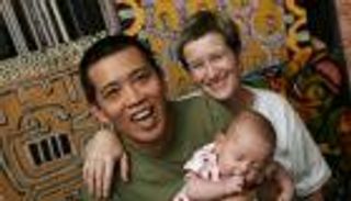 "مفاجأة العيد" في ميانمار.. إطلاق سراح 700 سجين بينهم بريطانية