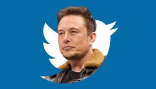 الملياردير الأمريكي إيلون ماسك وشعار شركة تويتر