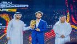 بصورة برج خليفة.. رسالة من محمد صلاح بعد جائزة جلوب سوكر دبي 2022