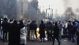 جانب من الاحتجاجات التي تشهدها إيران