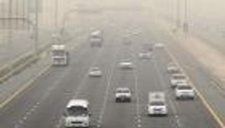 الطقس في الإمارات.. تحذير من تدني الرؤية بسبب الضباب