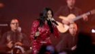 موسم الرياض.. روبي "محتشمة" وأحمد سعد يغني بالخليجي