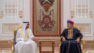 الشيخ محمد بن زايد آل نهيان وسلطان عمان- أرشيفية