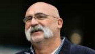 أصابع وعيون وشوارب.. ما أغرب بوليصة تأمين في عالم الرياضة؟